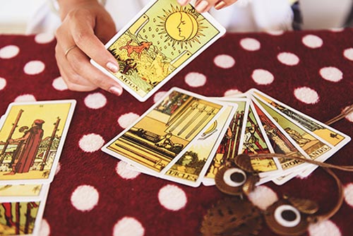 Discover the different decks and online tarot for lovers at Tarot.co.uk.