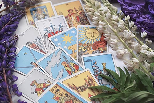 An online tarot reading that will define your love life.
